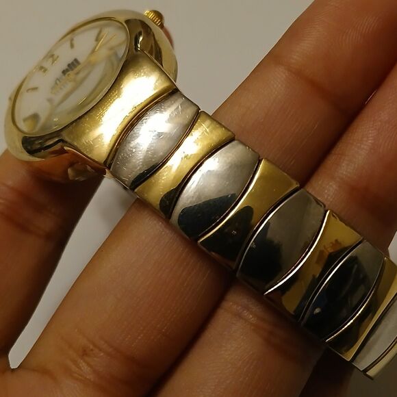 Globu Two-Toned 100FT WR Japan Quartz Movt Stainless Steel Stretch Band Watch - Picture 9 of 13